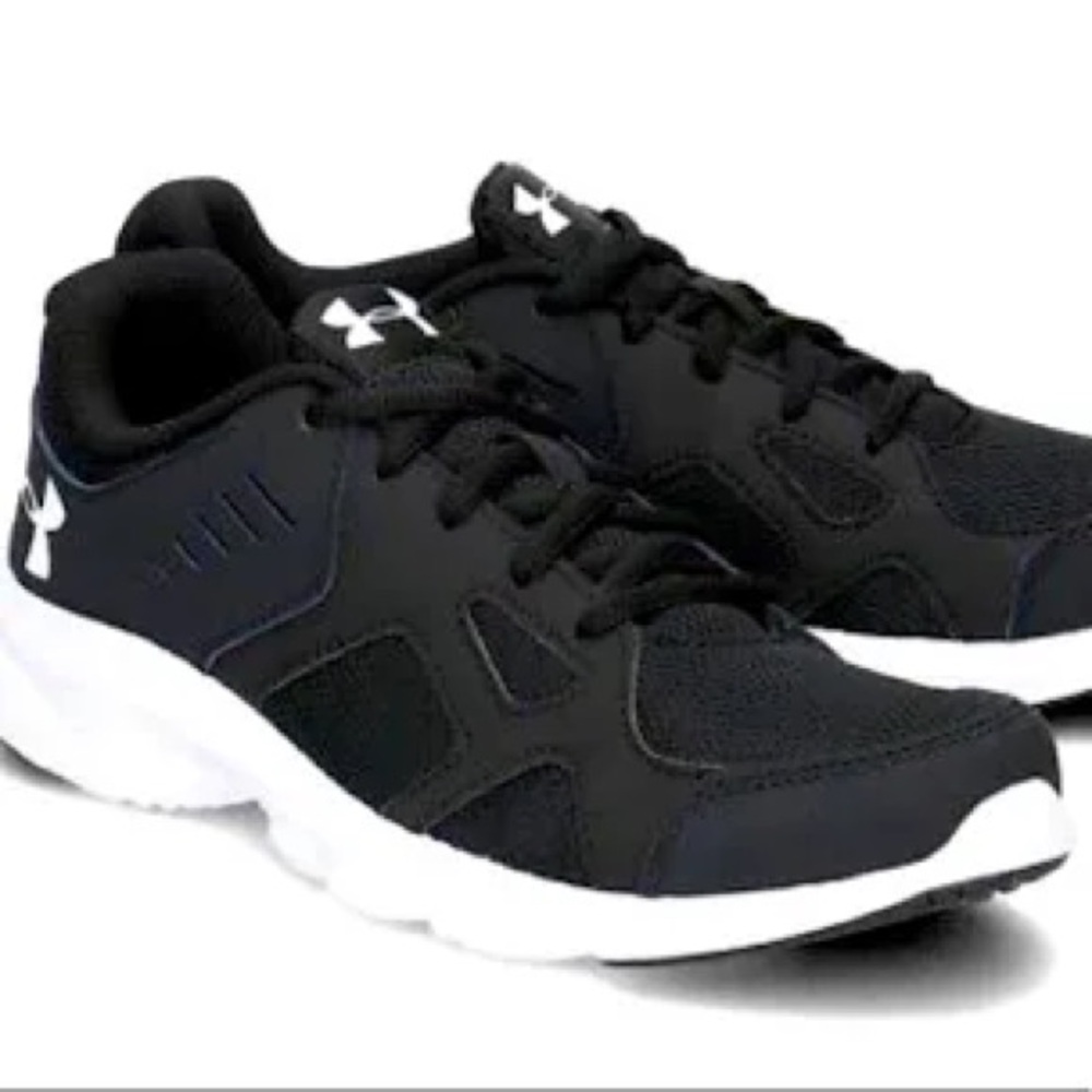 NIB! UNDER ARMOUR BGS PACE RN Running Shoe Size 7Youth in Black/White